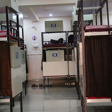 Sleep Well A/C Deluxe Dormitory Visakhapatnam Exterior foto